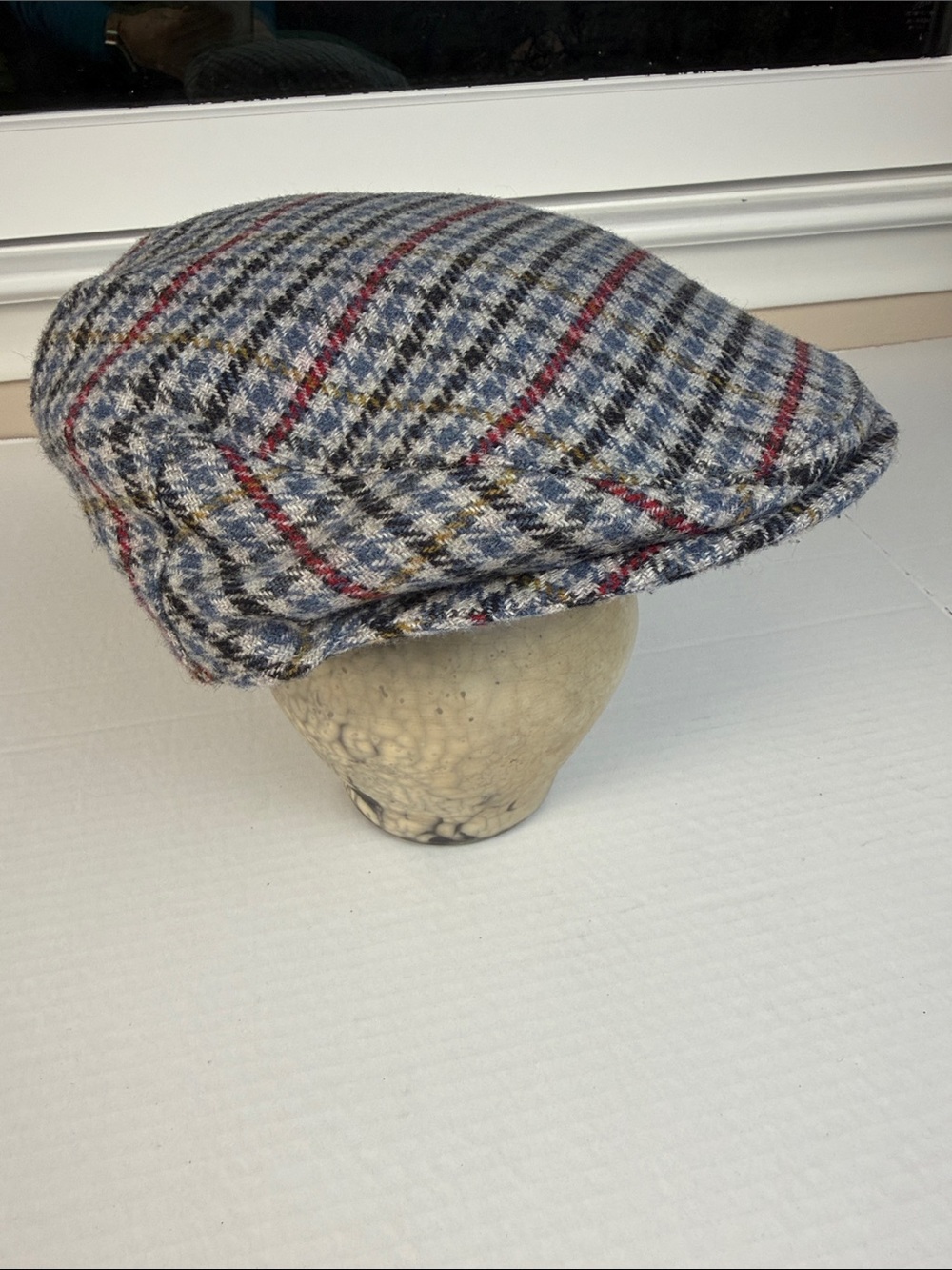 Classic Herringbone Tweed Flat Cap in Gray with Red & Yellow Accents size 7 1/8